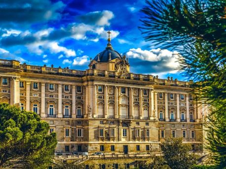10 самых красивых дворцов в Испании