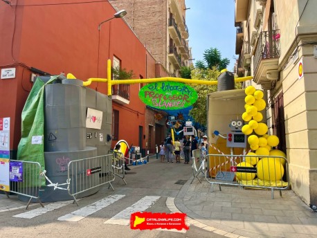 Улица Хоан Бланкес де Байш (Carrer de Joan Blanques de Baix) — «Лаборатория профессора Бланкеса» (El laboratori del Professor Blanques) — Феста Майор де Грасиа 2025 (Festa Major de Gràcia 2025)