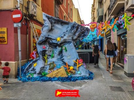 Улица Берга (Carrer de Berga): «Подводный мир» — прогулка по морскому дну (‘El fons del mar’. Un passeig pel fons marí) - Феста Майор де Грасиа 2024 (Festa Major de Gràcia 2024)