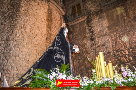 Процессия Святого погребения в Жироне: традиция и братства Страстной недели. Что это за люди в колпакax? Что это за братства? Разбираемся в тайных братствах Жироны. Конгрегация Богоматери Скорбящей (Congregació de la Mare de Déu dels Dolors)