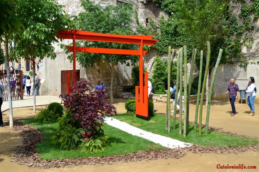 61-ой фестиваль цветов в Жироне / 61a Exposició de flors, monuments, patis i jardins. Girona, Temps de Flors, 2016