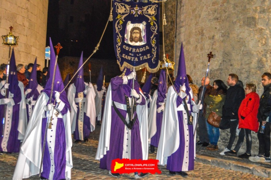 Процессия Святого погребения в Жироне: традиция и братства Страстной недели. Что это за люди в колпакax? Что это за братства? Разбираемся в тайных братствах Жироны. Братство Святого Лика (Confraria de la Santa Faç)
