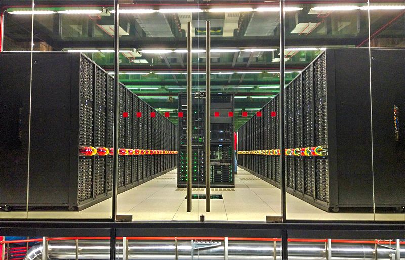 Топ 5 самых необычных мест в Испании: Барселонский суперкомпьютер MareNostrum 4