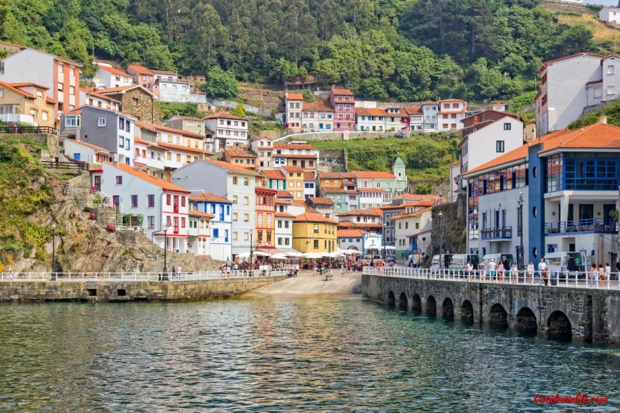 9 самых красивых маленьких городов и деревень Испании: Кудильеро, Астурия (Cudillero, Asturias)