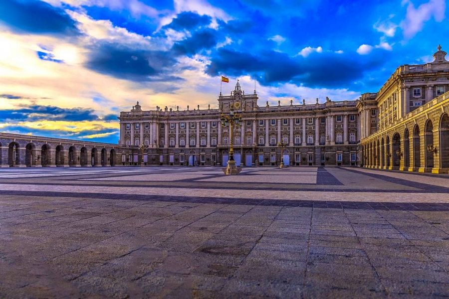 Королевский дворец, Мадрид / Palacio Real . 10 самых красивых дворцов в Испании 