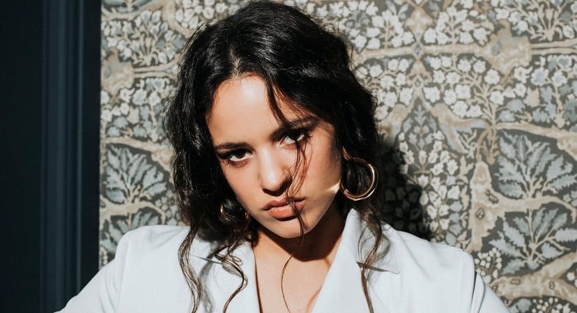 Розалия, первая испанская певица, получившая награду MTV