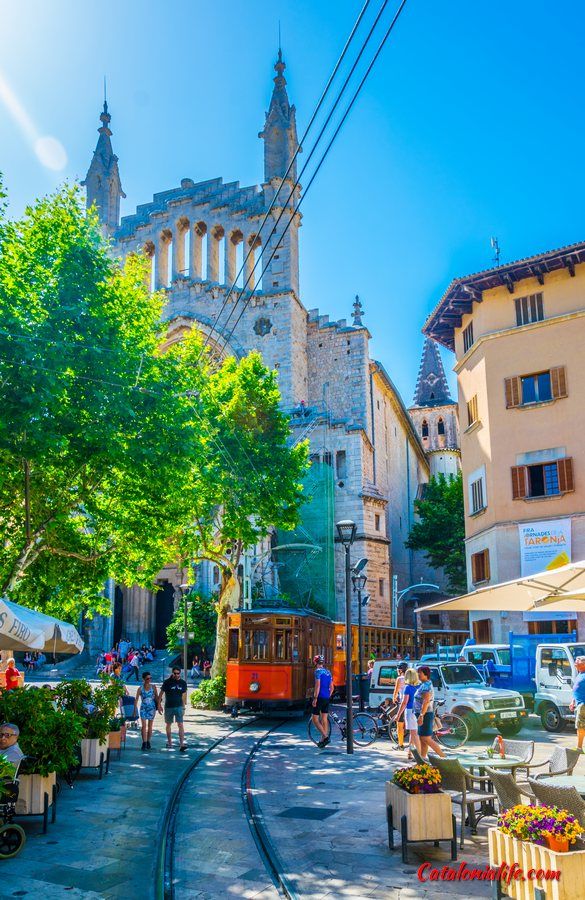9 самых красивых маленьких городов и деревень Испании: Сольер, Майорка (Sóller, Mallorca)