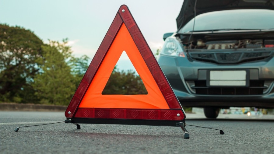 С 1 января в Испании вводится обязательный маячок V16 вместо аварийных треугольников