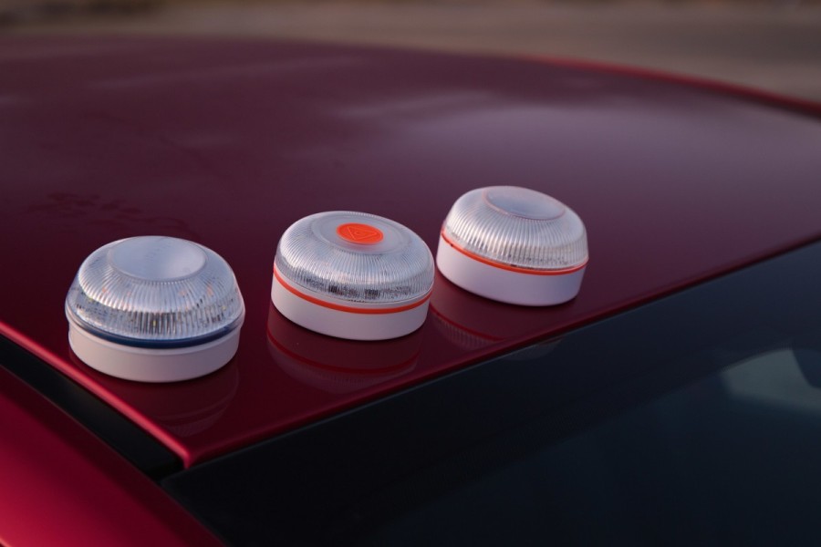 С 1 января в Испании вводится обязательный маячок V16 вместо аварийных треугольников