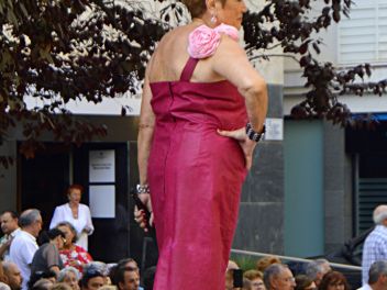Дефиле в платьях из бумаги в Бланесе 2015 (16a Desfilada de Vestits de Paper a Blanes 2015)