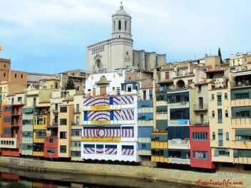 GIRONA Temps de Flors «Время Цветов/Фестиваль Цветов»