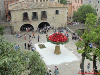GIRONA Temps de Flors «Время Цветов/Фестиваль Цветов»