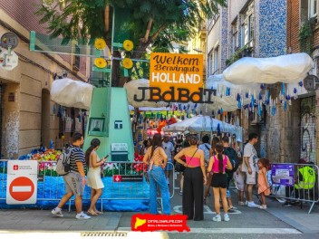Улица Хоан Бланкес де Байш де Тот (Carrer de Joan Blanques de Baix de Tot): «Голландия JBdbDt» — прогулка по голландскому пейзажу. (‘Holanda JBdbDt’. Un passeig pel paisatge holandès.) - Феста Майор де Грасиа 2024 (Festa Major de Gràcia 2024)