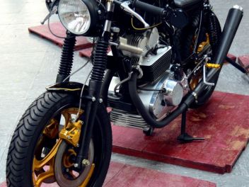 Unusual motorcycles in Unusual Places - Parking 64 / Необычные мотоциклы в необычных местах - Паркинг 64