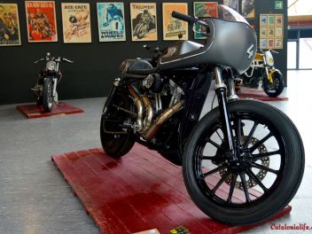 Unusual motorcycles in Unusual Places - Parking 64 / Необычные мотоциклы в необычных местах - Паркинг 64