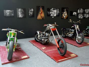 Unusual motorcycles in Unusual Places - Parking 64 / Необычные мотоциклы в необычных местах - Паркинг 64