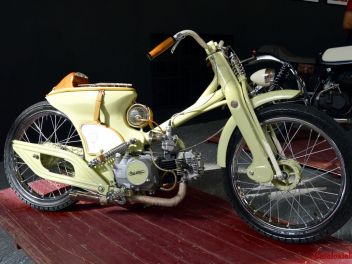Unusual motorcycles in Unusual Places - Parking 64 / Необычные мотоциклы в необычных местах - Паркинг 64