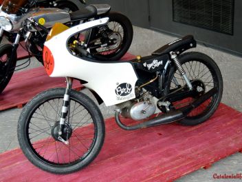 Unusual motorcycles in Unusual Places - Parking 64 / Необычные мотоциклы в необычных местах - Паркинг 64