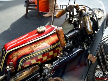 Unusual motorcycles in Unusual Places - Parking 64 / Необычные мотоциклы в необычных местах - Паркинг 64