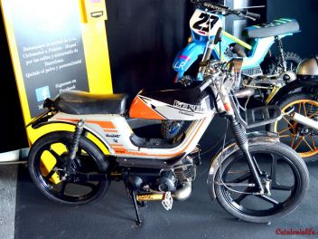 Unusual motorcycles in Unusual Places - Parking 64 / Необычные мотоциклы в необычных местах - Паркинг 64