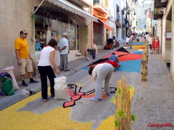 Ковры из цветов в Бланесе,Estores de Flors de Raval en Blanes, CATIFES DE FLORS NATURALS a Blanes 