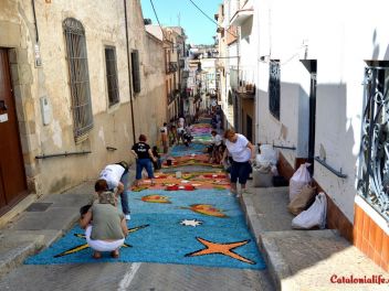 Ковры из цветов в Бланесе,Estores de Flors de Raval en Blanes, CATIFES DE FLORS NATURALS a Blanes 
