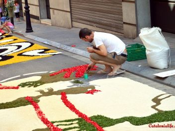 Ковры из цветов в Бланесе,Estores de Flors de Raval en Blanes, CATIFES DE FLORS NATURALS a Blanes 