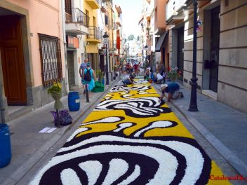 Ковры из цветов в Бланесе,Estores de Flors de Raval en Blanes, CATIFES DE FLORS NATURALS a Blanes 