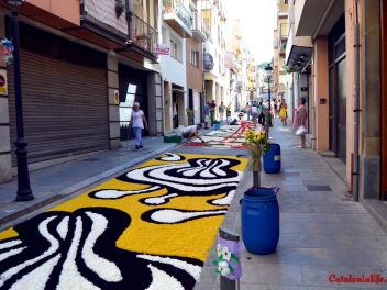 Ковры из цветов в Бланесе,Estores de Flors de Raval en Blanes, CATIFES DE FLORS NATURALS a Blanes 