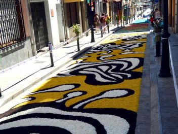 Ковры из цветов в Бланесе,Estores de Flors de Raval en Blanes, CATIFES DE FLORS NATURALS a Blanes 
