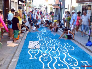 Ковры из цветов в Бланесе,Estores de Flors de Raval en Blanes, CATIFES DE FLORS NATURALS a Blanes 