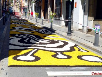 Ковры из цветов в Бланесе,Estores de Flors de Raval en Blanes, CATIFES DE FLORS NATURALS a Blanes 