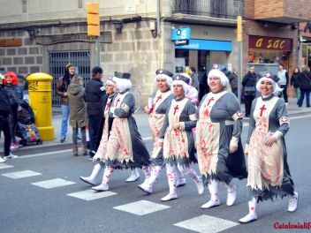 Фотоотчет с праздничного карнавала в Барселоне на улице Сантс (Sants) от 25.02.2017 (Гран-Руа-де-Карнавал де Сантс)