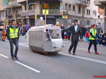 Фотоотчет с праздничного карнавала в Барселоне на улице Сантс (Sants) от 25.02.2017 (Гран-Руа-де-Карнавал де Сантс)