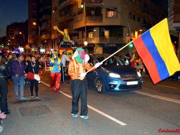 Фотоотчет с праздничного карнавала в Барселоне на улице Сантс (Sants) от 25.02.2017 (Гран-Руа-де-Карнавал де Сантс)