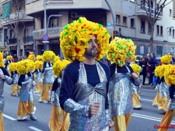 Фотоотчет с праздничного карнавала в Барселоне на улице Сантс (Sants) от 25.02.2017 (Гран-Руа-де-Карнавал де Сантс)