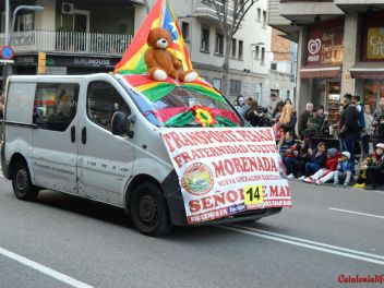 Фотоотчет с праздничного карнавала в Барселоне на улице Сантс (Sants) от 25.02.2017 (Гран-Руа-де-Карнавал де Сантс)