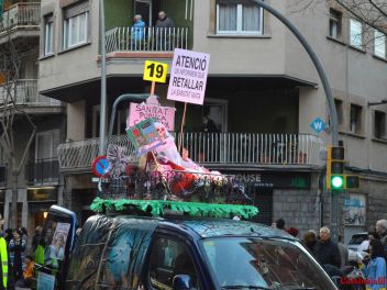 Фотоотчет с праздничного карнавала в Барселоне на улице Сантс (Sants) от 25.02.2017 (Гран-Руа-де-Карнавал де Сантс)