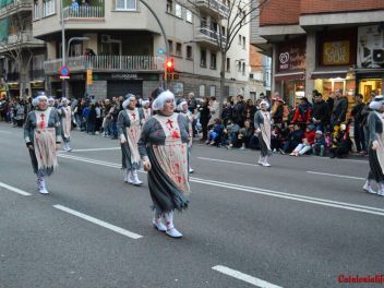 Фотоотчет с праздничного карнавала в Барселоне на улице Сантс (Sants) от 25.02.2017 (Гран-Руа-де-Карнавал де Сантс)