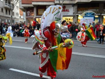 Фотоотчет с праздничного карнавала в Барселоне на улице Сантс (Sants) от 25.02.2017 (Гран-Руа-де-Карнавал де Сантс)