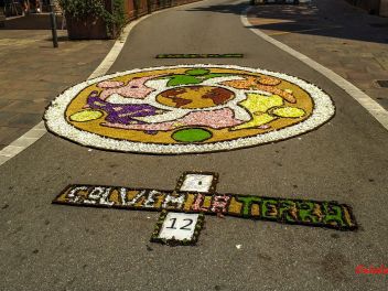 Фотоотчёт: Ковры из натуральных цветов в городе Арбусиес, 2021 / Catifes de flors naturals a Arbúcies, 2021 (Alfombras de flores naturales en Arbúcies, 2022)