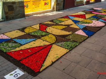 Фотоотчёт: Ковры из натуральных цветов в городе Арбусиес, 2021 / Catifes de flors naturals a Arbúcies, 2021 (Alfombras de flores naturales en Arbúcies, 2022)