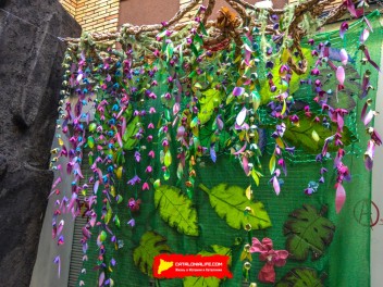 Фотоотчёт: Улица Ллибертат (carrer Llibertat) Рапа Нуй (Rapa Nui) - Феста Майор де Грасиа 2023 (Festa Major de Gràcia 2023)