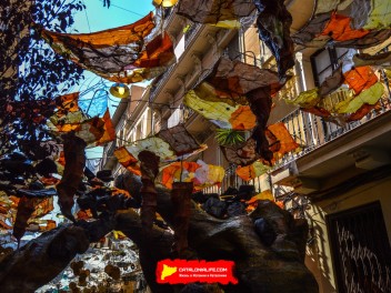 Фотоотчёт: Улица Верди (carrer Verdi) Флейтист из Гамельна (El flautista d'Hamelín) - Феста Майор де Грасиа 2023 (Festa Major de Gràcia 2023)