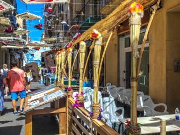 Фотоотчёт: Улица Ллибертат (carrer Llibertat) Рапа Нуй (Rapa Nui) - Феста Майор де Грасиа 2023 (Festa Major de Gràcia 2023)