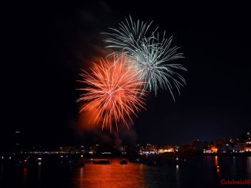 46-ой Международный конкурс фейерверков на Коста Брава, 2016 - Пиротехника FIREWORKS LIETO S.R.L, провинция Неаполь, Италия / 46e Concurs Internacional de Focs D'artifici de la Costa Brava, 2016 - Pirotecnia FIREWORKS LIETO S.R.L, Provincia de Nápoles, Italia 