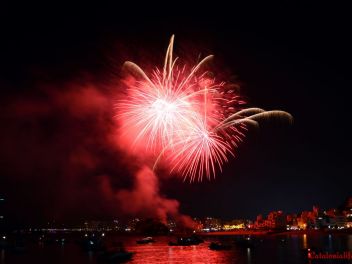 46-ой Международный конкурс фейерверков на Коста Брава, 2016 - Пиротехника FIREWORKS LIETO S.R.L, провинция Неаполь, Италия / 46e Concurs Internacional de Focs D'artifici de la Costa Brava, 2016 - Pirotecnia FIREWORKS LIETO S.R.L, Provincia de Nápoles, Italia 