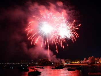 46-ой Международный конкурс фейерверков на Коста Брава, 2016 - Пиротехника FIREWORKS LIETO S.R.L, провинция Неаполь, Италия / 46e Concurs Internacional de Focs D'artifici de la Costa Brava, 2016 - Pirotecnia FIREWORKS LIETO S.R.L, Provincia de Nápoles, Italia 