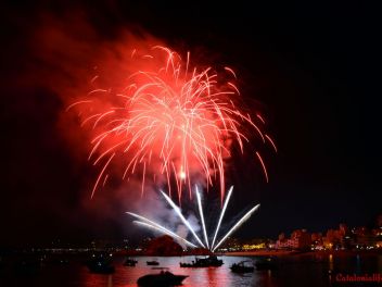 46-ой Международный конкурс фейерверков на Коста Брава, 2016 - Пиротехника FIREWORKS LIETO S.R.L, провинция Неаполь, Италия / 46e Concurs Internacional de Focs D'artifici de la Costa Brava, 2016 - Pirotecnia FIREWORKS LIETO S.R.L, Provincia de Nápoles, Italia 