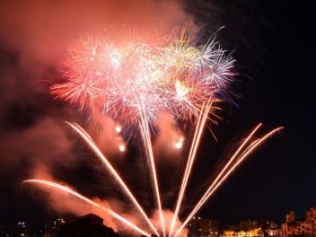 46-ой Международный конкурс фейерверков на Коста Брава, 2016 - Пиротехника FIREWORKS LIETO S.R.L, провинция Неаполь, Италия / 46e Concurs Internacional de Focs D'artifici de la Costa Brava, 2016 - Pirotecnia FIREWORKS LIETO S.R.L, Provincia de Nápoles, Italia 